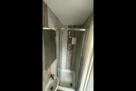 Studio Flat, Hawthorn Road, TW8 - Photo 3