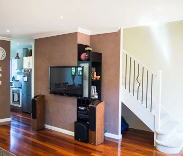 “EFFORTLESS LIVING LOCATED IN THE HEART OF BAULKHAM HILLS” - Photo 2