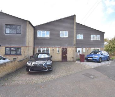 3 bedroom terraced house to rent - Photo 1