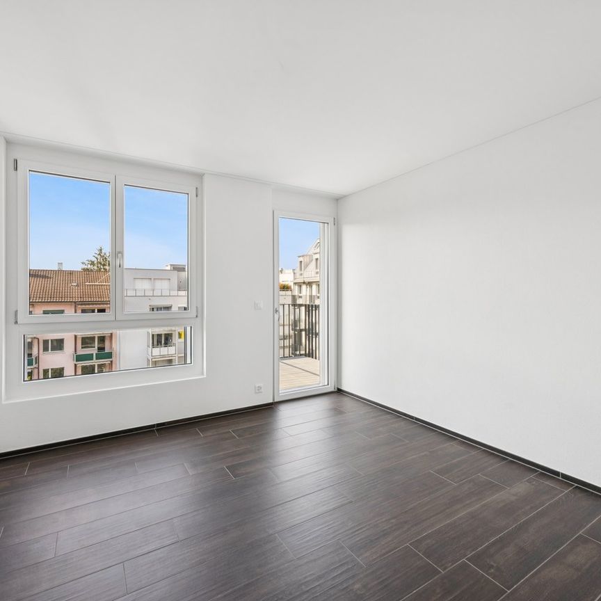 ERSTVERMIETUNG: 3.5-Zimmerwohnung an bester Lage in Zürich-Oerlikon - Photo 1