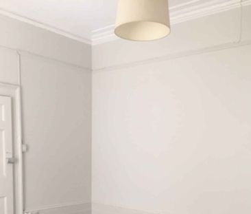 SPACIOUS STUDIO IN PRIME LOCATION. - Photo 4