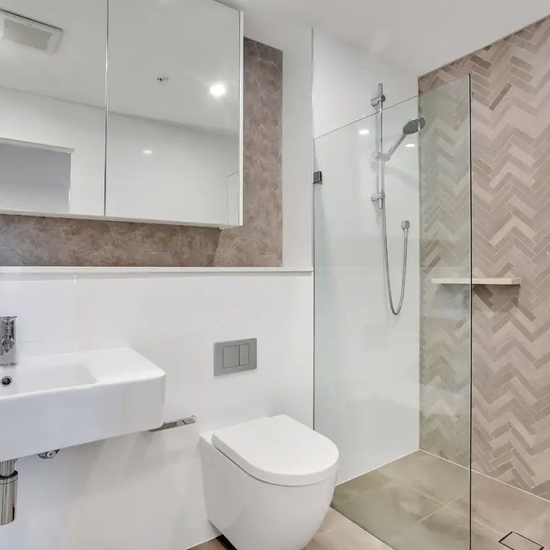 “Sleek Waterfront Luxury in the Heart of Gosford” - Photo 1