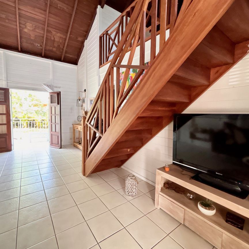 Location Maison 5 pièces 93m² PETIT BOURG 97170 - Photo 1