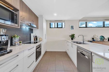 Prime Location with Lovely Lake Views - Photo 3