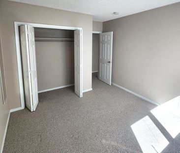 2 Bedroom - Photo 4