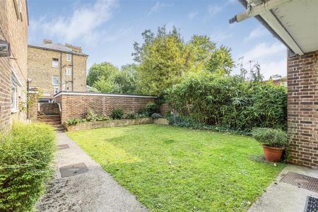 1 bedroom block of apartments to rent - Photo 5