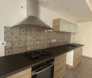 Location Maison 5 pièces 133m² PUYGOUZON 81990 - Photo 6