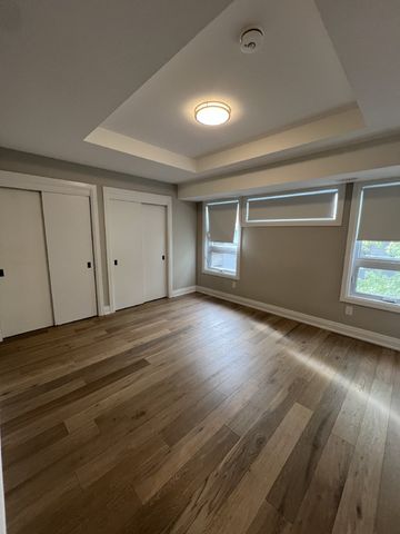 427 Ravenhill Avenue - 3 - Photo 4