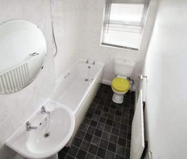 3 bedroom end of terrace house to rent - Photo 6