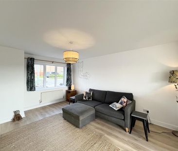 3 bedroom semi-detached house to rent - Photo 2