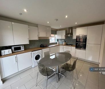1 bedroom in a house share to rent - Photo 6