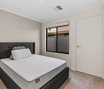 Beautifully Presented Fully Furnished Home in Brabham – Move-In Ready - Photo 4