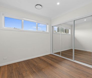 2/18 Waverley Crescent, Bondi Junction, NSW 2022 - Photo 4