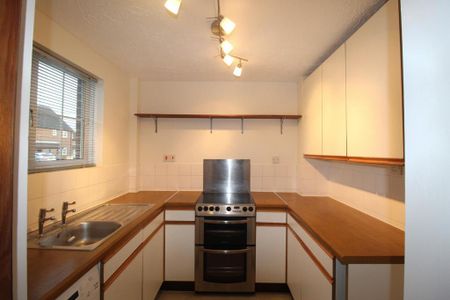 2 bedroom terraced house to rent - Photo 2