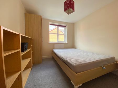 3 bedroom semi-detached house to rent - Photo 5