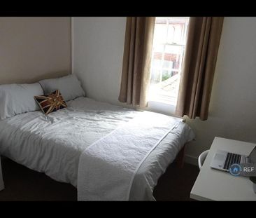 3 bedroom end of terrace house to rent - Photo 4