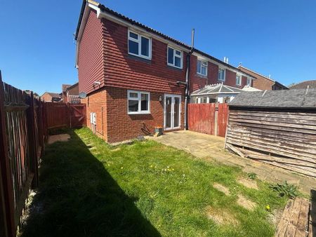 3 bedroom end of terrace house to rent - Photo 5