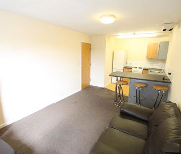 2 bedroom flat to rent - Photo 6