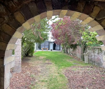 BURGERWONING + TUIN & GARAGE - Photo 1