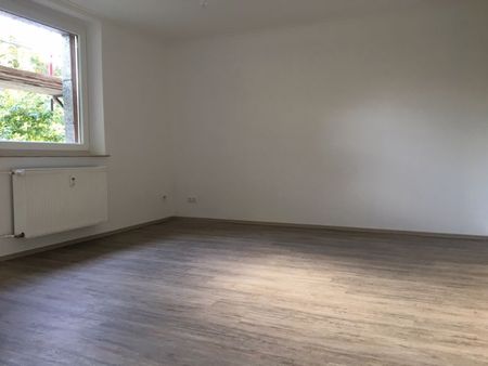 *** 2 Zimmer zzgl. Mansarde + Gäste-Duschbad in ruhiger Grünlage! *** - Foto 4