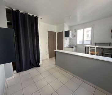 Location Appartement 1 pièce 15m² - Photo 3