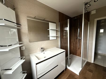 Location Appartement 4 pièces 76m² - Photo 4