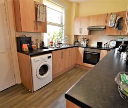 2 bedroom House in Hindle Place, Leeds - Photo 6