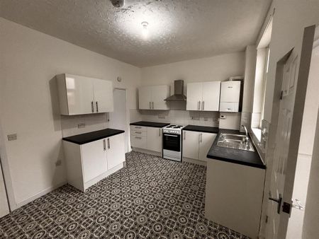 2 bedroom terraced house to rent - Photo 4