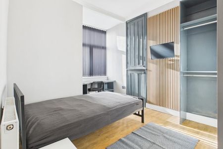 6 bedroom terraced house to rent - Photo 4