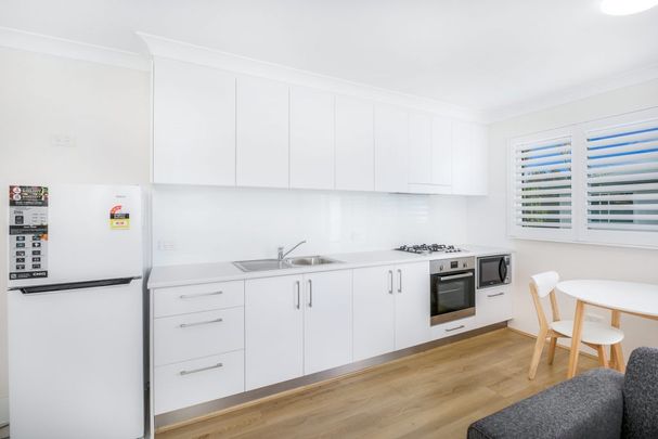 Beachside Villa Living Opposite Silver Beach - UTILITIES INCLUDED - Photo 1