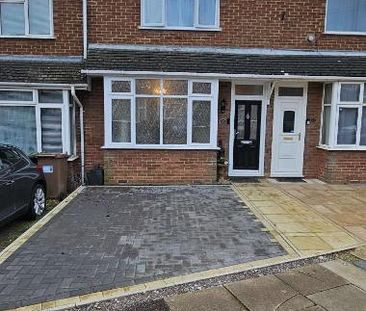 Hazelwood Close, LU2 - Photo 2