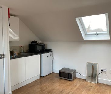 Studio Flat, Paddock Road, NW2 - Photo 4