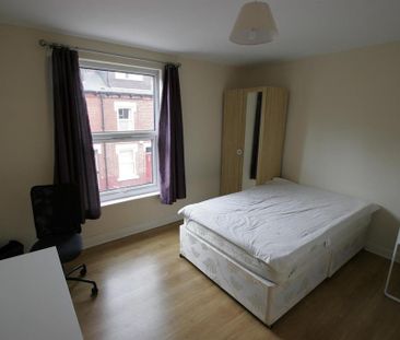 4 bedroom terraced house to rent - Photo 4