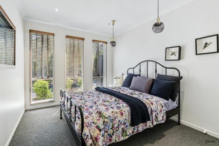 BEAUTIFUL MODERN TWO BEDROOM FURNISHED GRANNY FLAT - Photo 3