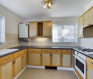 2 bedroom Flat To Let - Photo 1