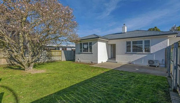 Classic family home in prime location - Photo 1