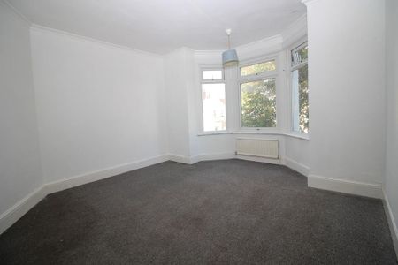 2 bedroom maisonette to rent - Photo 2