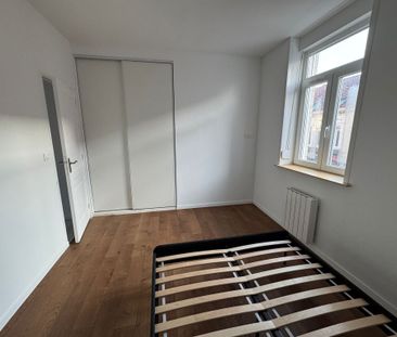 TYPE 3 - 45,74 m² - 850 € CC - - Photo 2