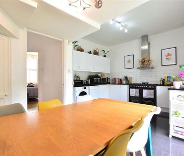 4 bedroom terraced house to rent - Photo 5