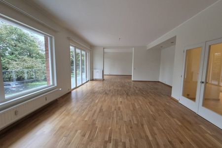 WOLUWE ST PIERRE - Prox. Montgomery - Photo 3