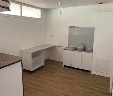 A louer très grand T5 110 M2 avec trois chambres et grand salon/séj... - Photo 6