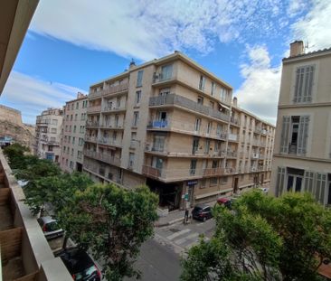 Appartement 3 pièces 78m2 MARSEILLE 7EME 1 370 euros - Photo 1