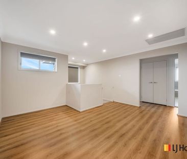 Impressive Family Residence with Space, Style and Convenience - Photo 3