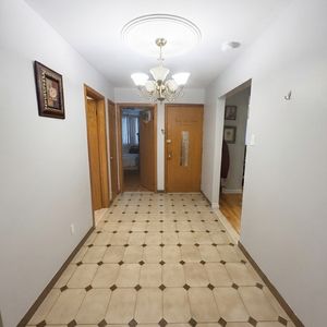 51/2 Au Rez-de-chaussée - Photo 2