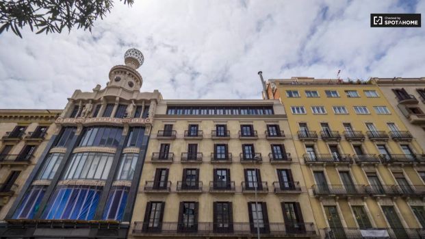 2-bedroom apartment for rent in El Raval, Barcelona. - Photo 1