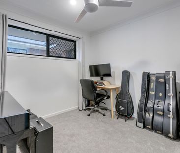 MODERN LIVING IN A SOUGHT AFTER LOCATION - Photo 5