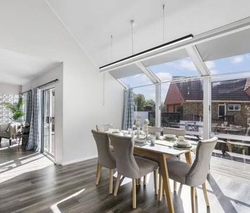 Sunny spacious house with sea views - Photo 3