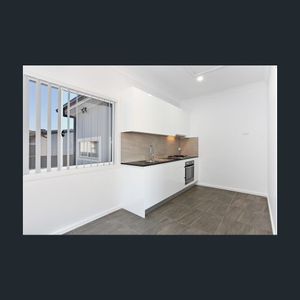 SPACIOUS ONE BEDROOM STUDIO - Photo 2