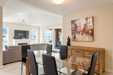 Wonderful Waterscapes – Top Floor - Photo 5