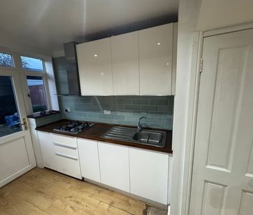 Room in a Shared House, Carlyon Road, HA0 - Photo 3